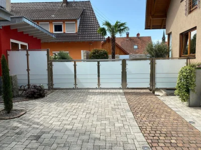 Hoftor+aus+Edelstahl+und+Glas-2000w