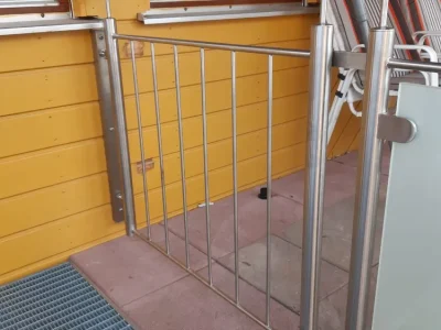 Zugangstüre+aus+Edelstahl-1000h